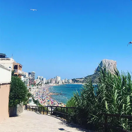 Newly Renovated 1 Bedroom Apartment With Sea Views *