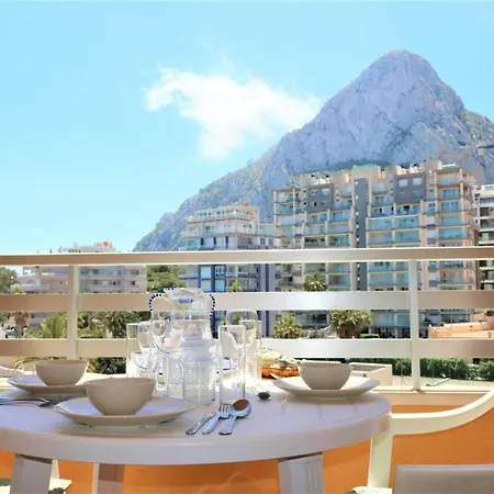 Newly Renovated 1 Bedroom Apartment With Sea Views